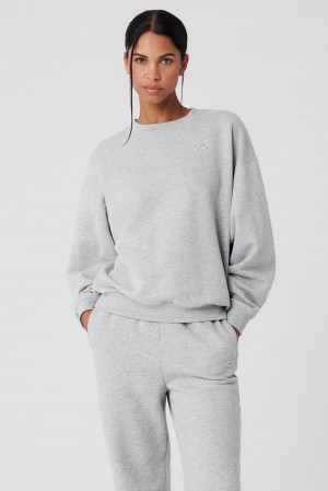 Women Alo Yoga Accolade Crew Neck Pullover Athletic Heather Grey | India 98540-XDAK