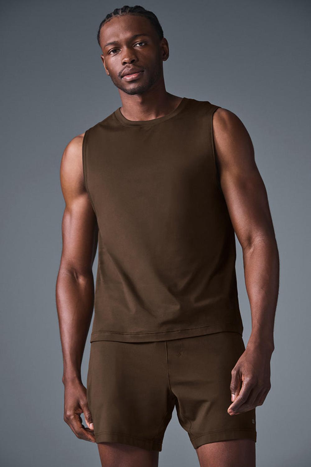 Men Alo Yoga Conquer Muscle Tank Espresso | India  72493-HGUM