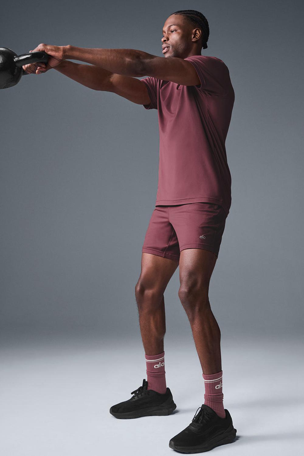 Men Alo Yoga Conquer Reform Crewneck Short Sleeve Burgundy Truffle | India  95304-YRMH