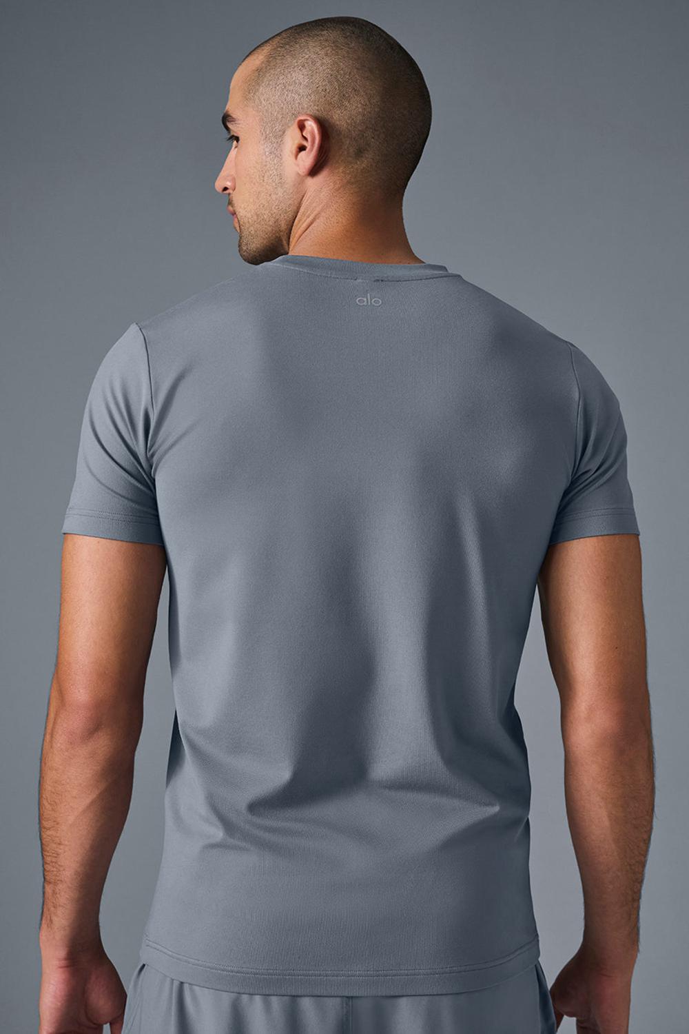 Men Alo Yoga Conquer Reform Crewneck Sleeve Short Sleeve Steel Grey | India  06724-CDYX