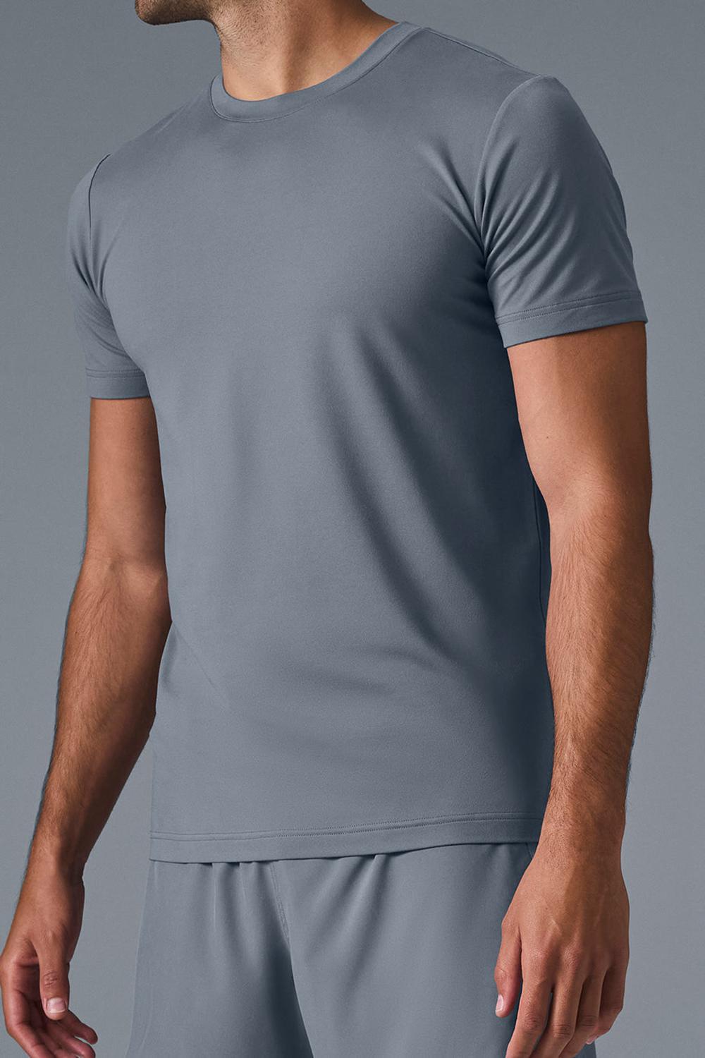 Men Alo Yoga Conquer Reform Crewneck Sleeve Short Sleeve Steel Grey | India  06724-CDYX