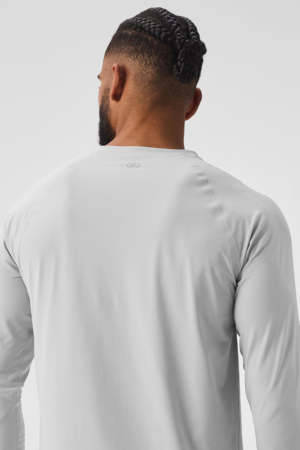 Men Alo Yoga Idol Long Sleeve Performance Tee Titanium | India  34176-XGRL