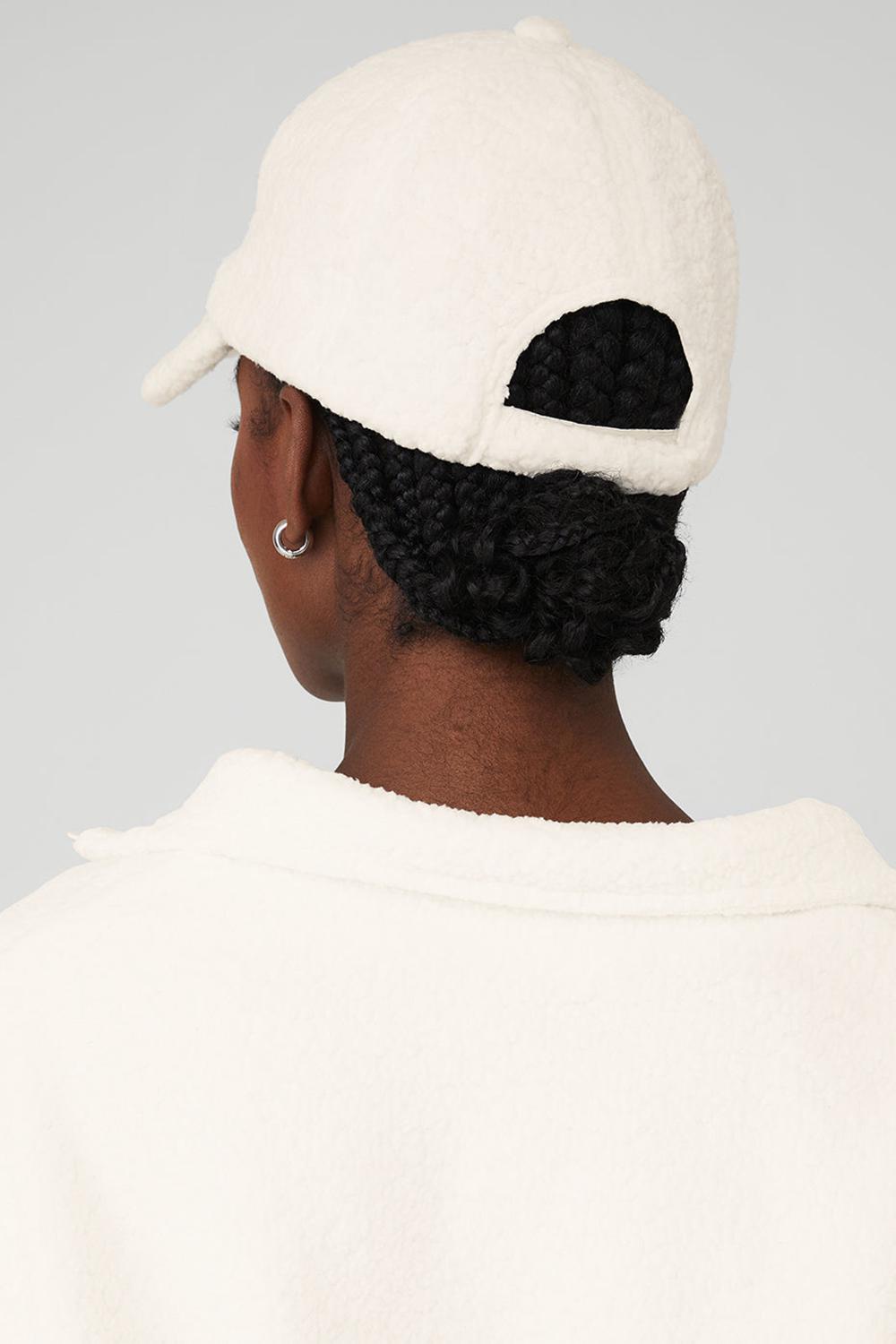 Men Alo Yoga Micro Sherpa Off-Duty Cap Ivory | India  62175-YMUP
