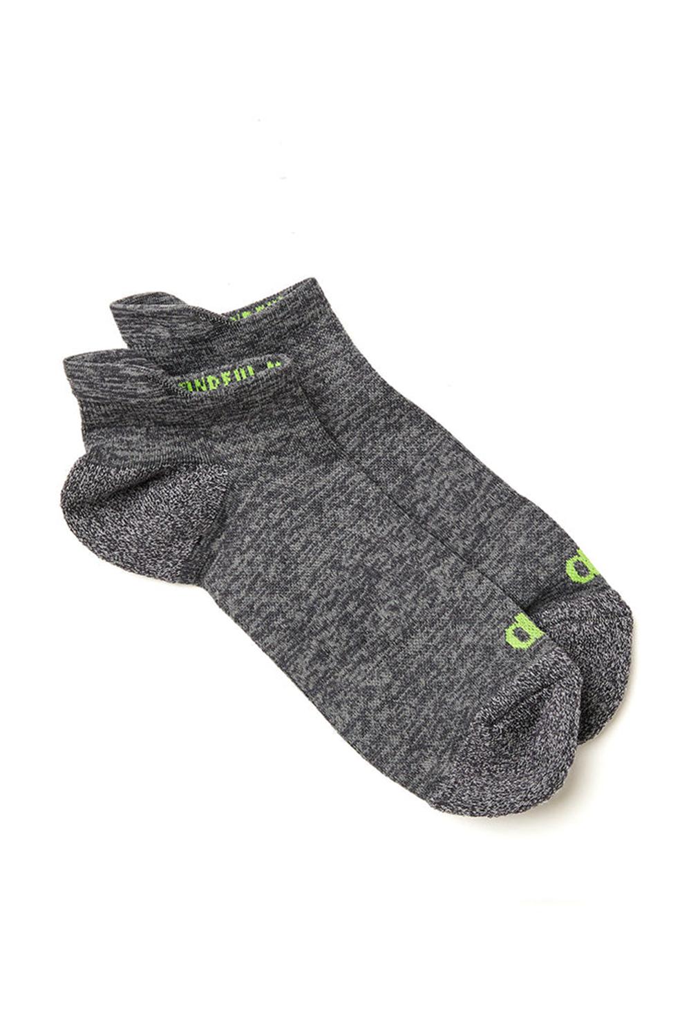 Men Alo Yoga Performance Tab Sock Dark Grey Heather / Highlighter | India  19854-DOKX