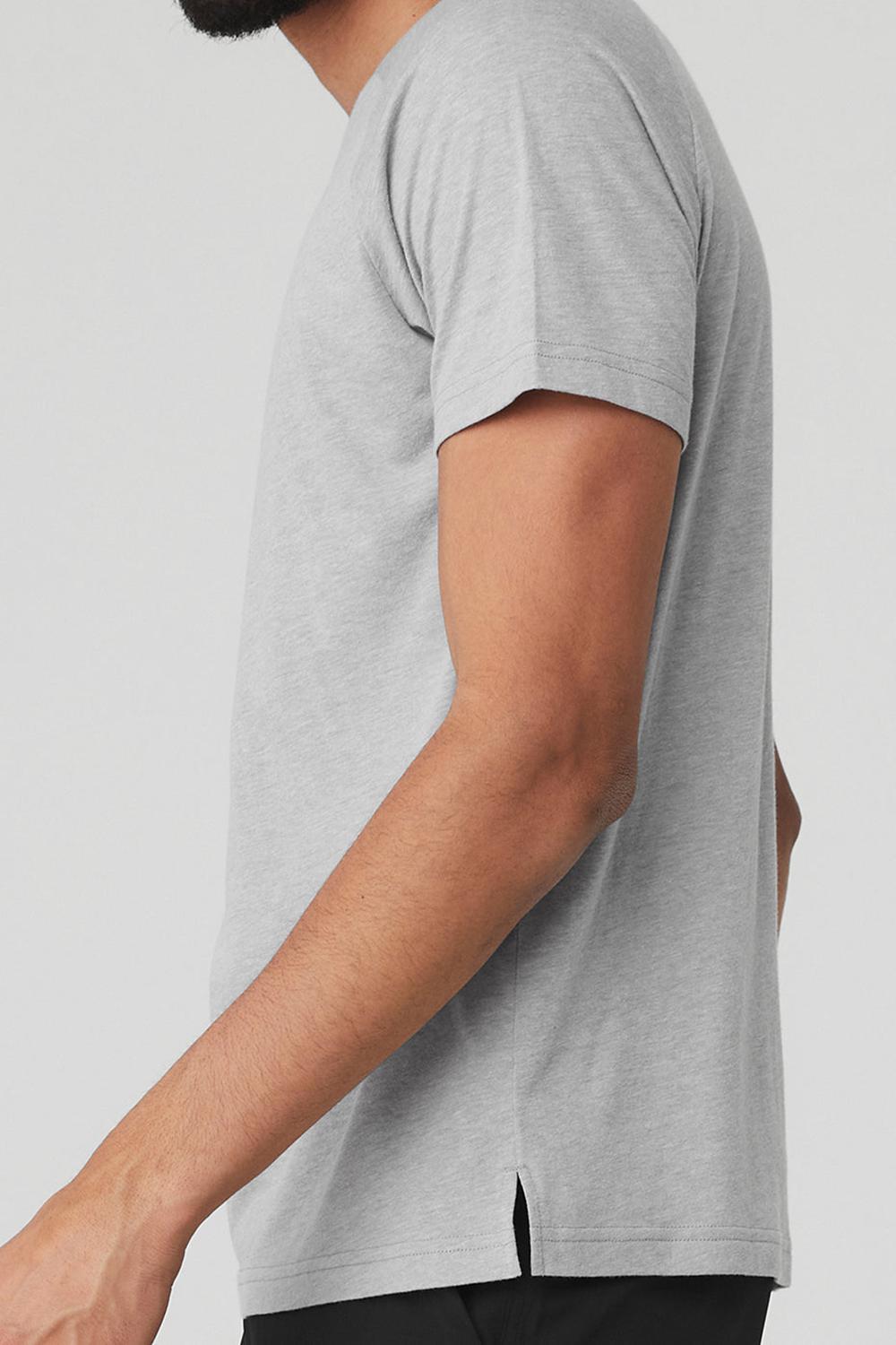 Men Alo Yoga Triumph Raglan Tee Athletic Heather Grey | India  65301-AJEG