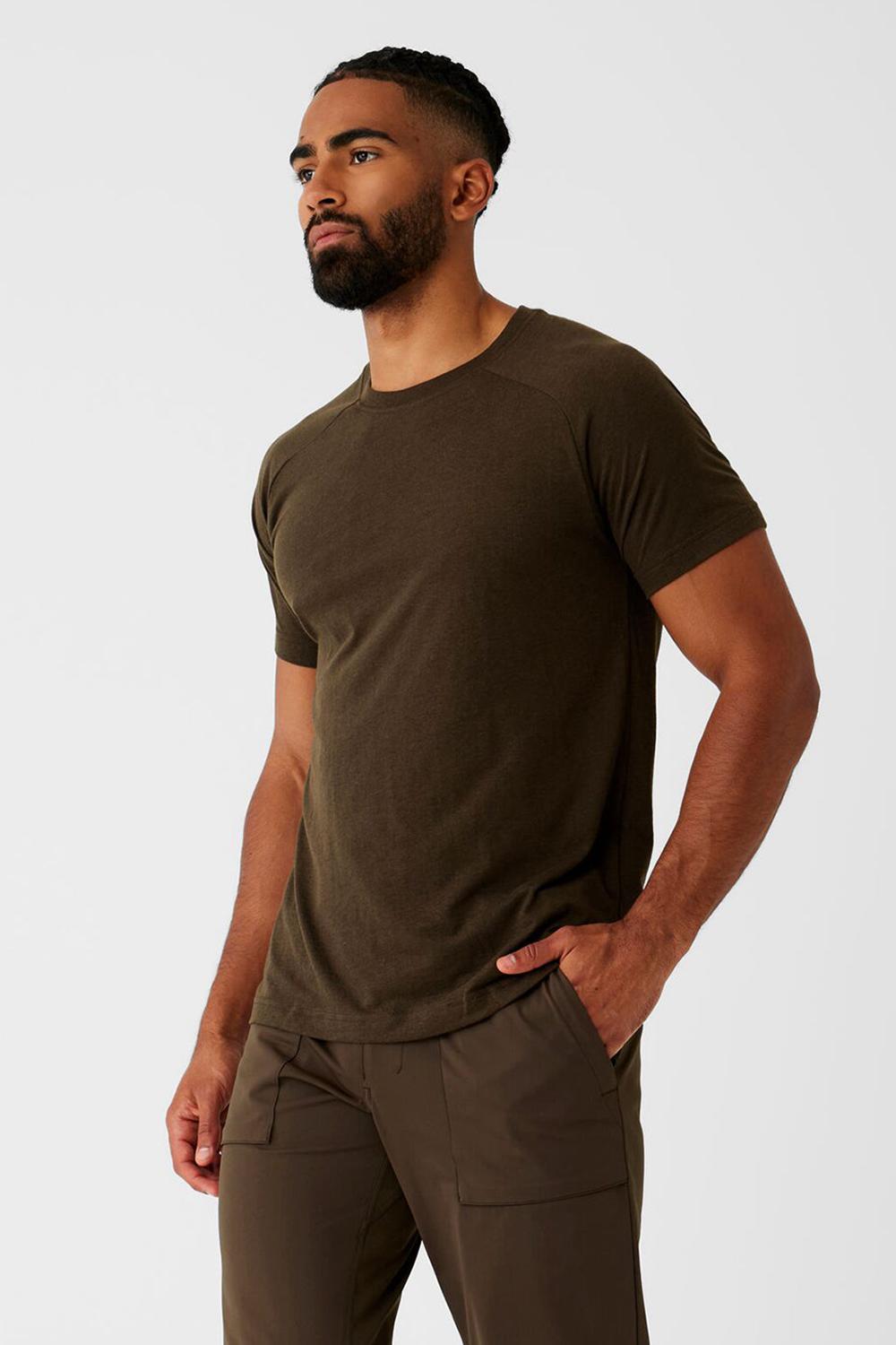 Men Alo Yoga Triumph Raglan Tee Espresso | India  08946-CZMN