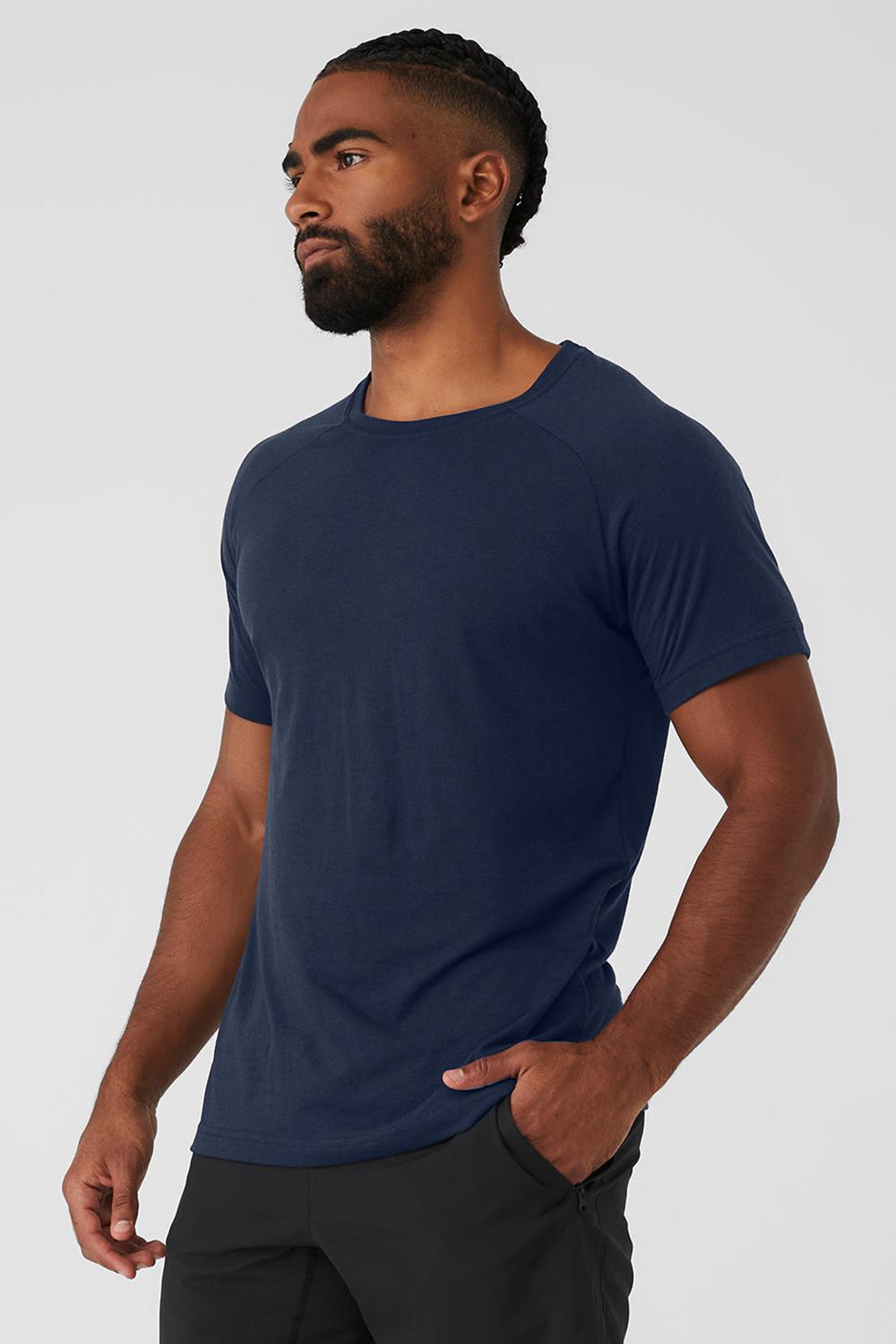 Men Alo Yoga Triumph Raglan Tee Navy | India  57032-BLJO
