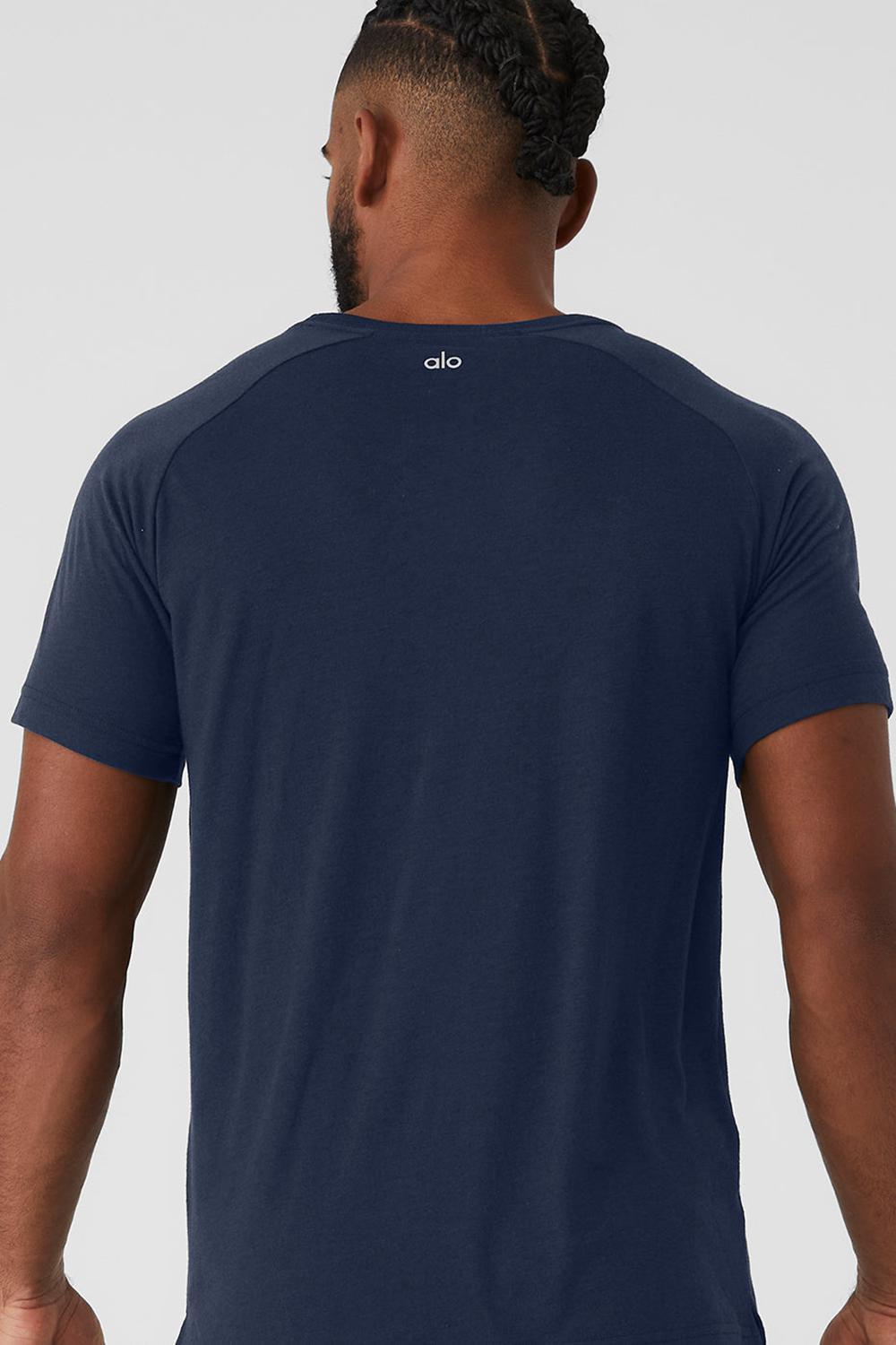 Men Alo Yoga Triumph Raglan Tee Navy | India  57032-BLJO