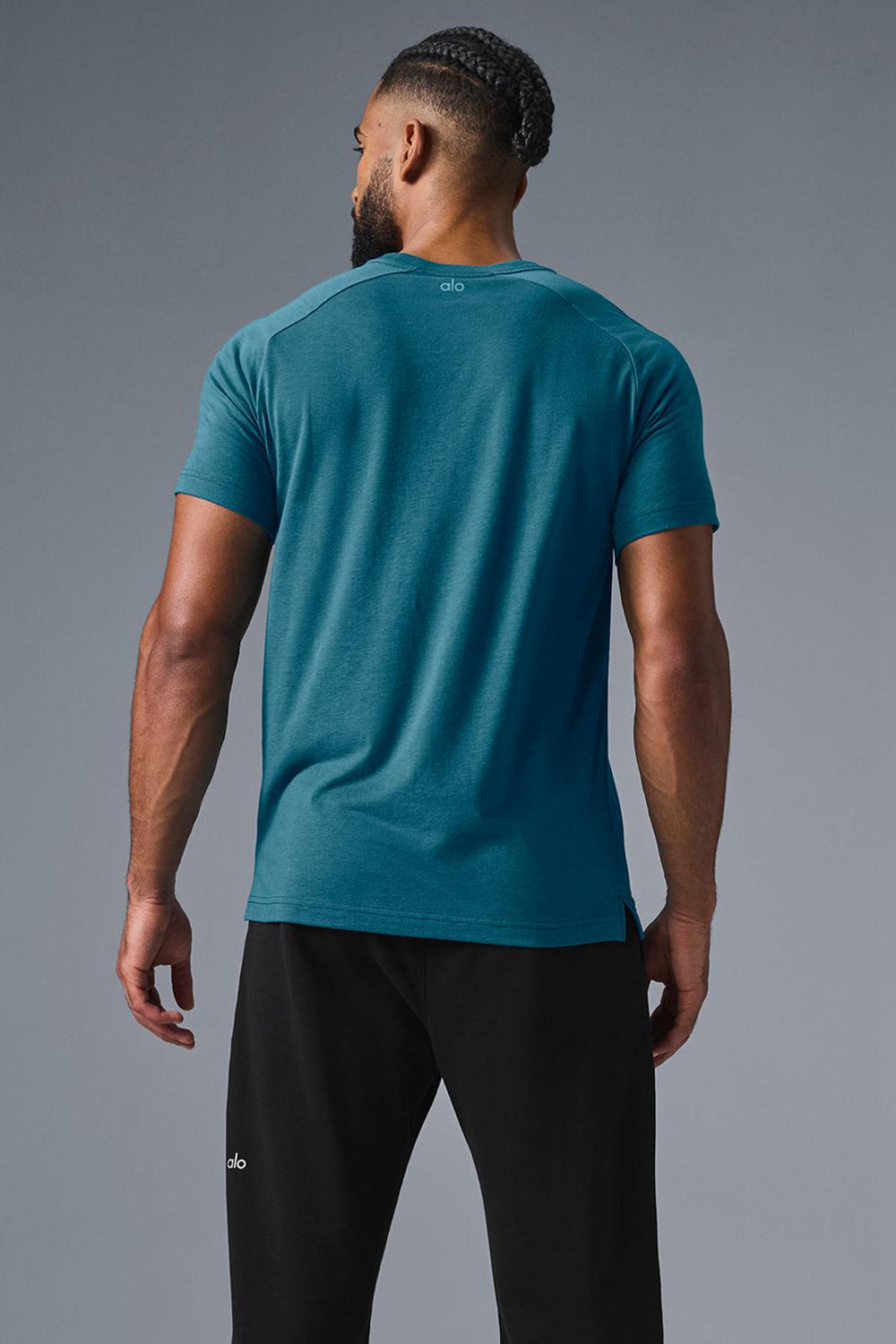 Men Alo Yoga Triumph Raglan Tee Oceanic Teal | India  64085-JAYI