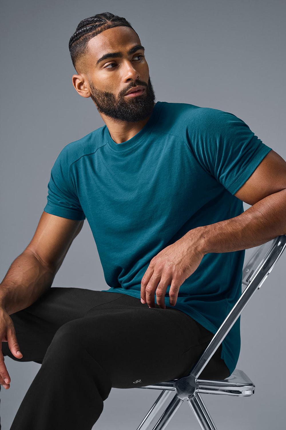 Men Alo Yoga Triumph Raglan Tee Oceanic Teal | India  64085-JAYI