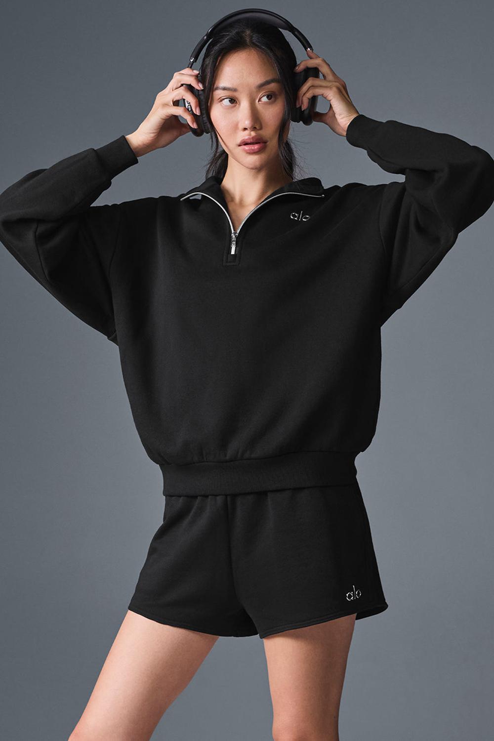 Women Alo Yoga Accolade Short Black | India  68471-TDLO