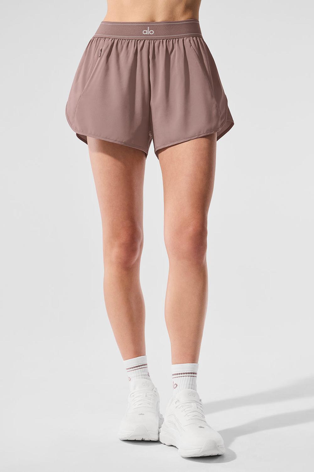 Women Alo Yoga Match Point Short Mushroom | India  92457-AZQX