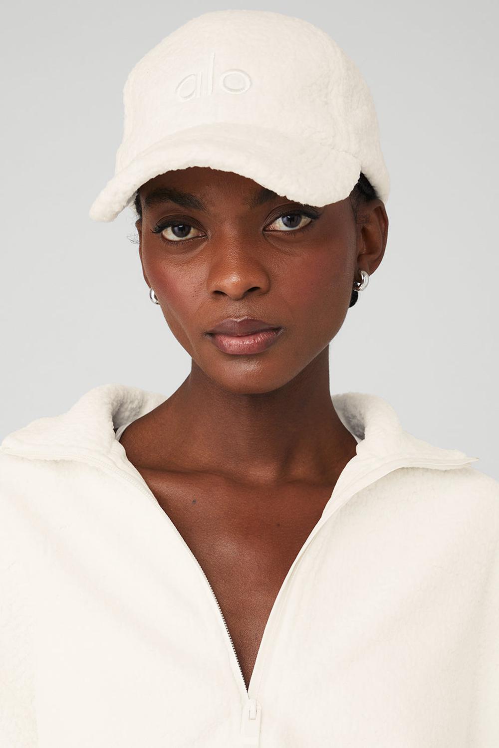 Women Alo Yoga Micro Sherpa Off-Duty Cap Ivory | India  87154-GOMK