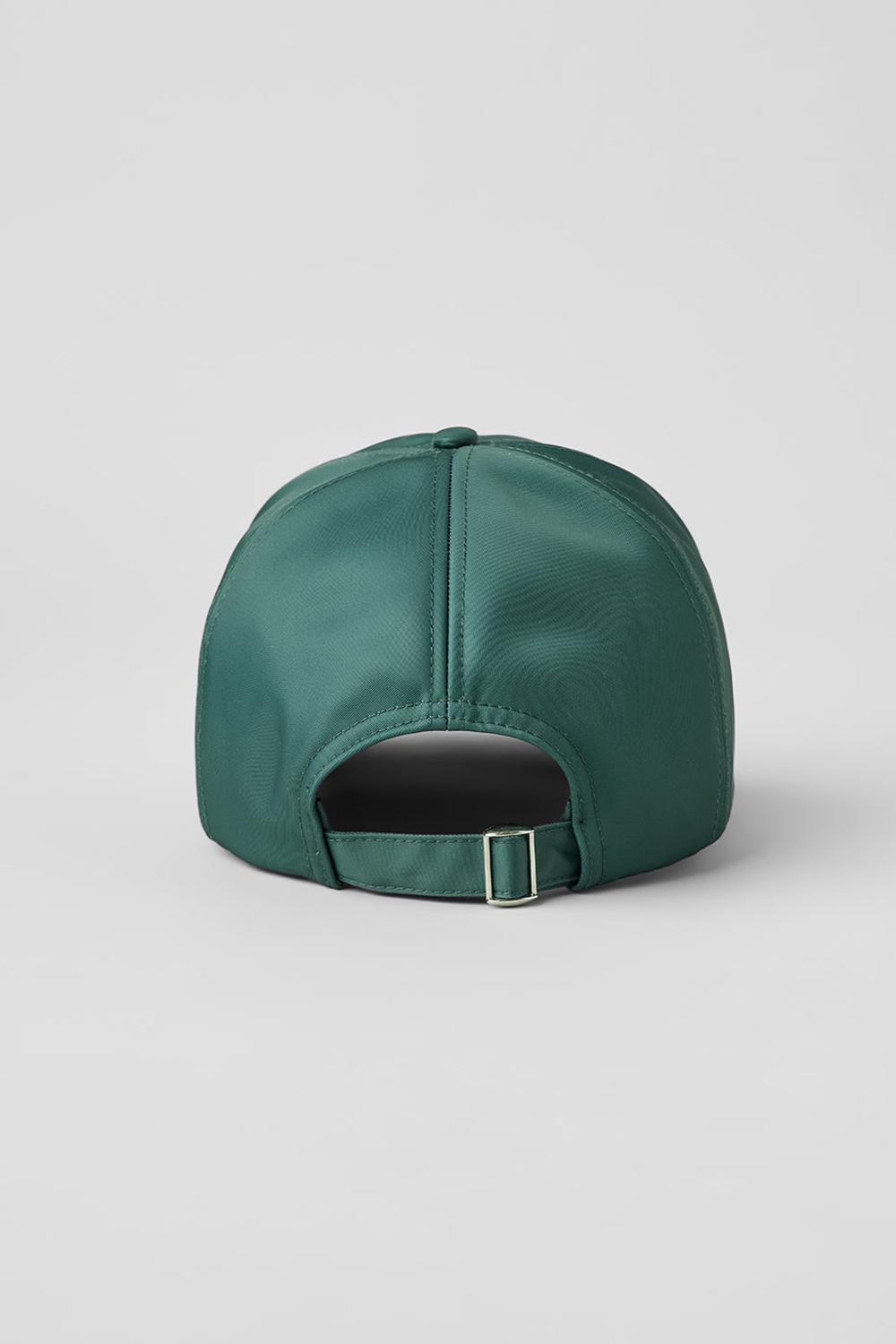 Women Alo Yoga Satin Off-Duty Cap Winter Ivy | India  23504-YCVP