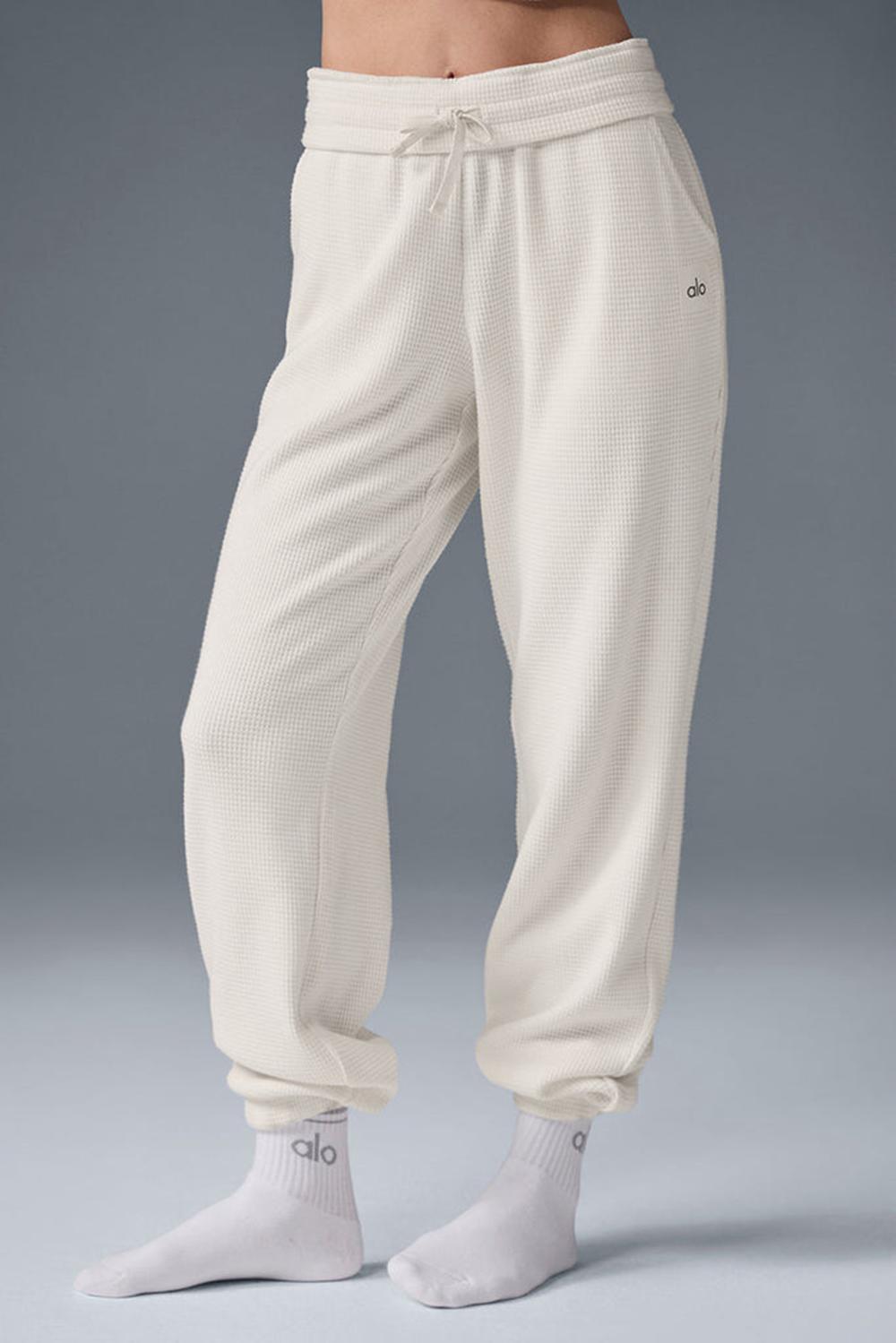 Women Alo Yoga Waffle Weekend Escape Jogger Ivory | India  63874-WUJH